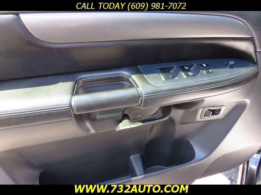 Used 2014 Nissan Armada SV AWD/4WD image 33