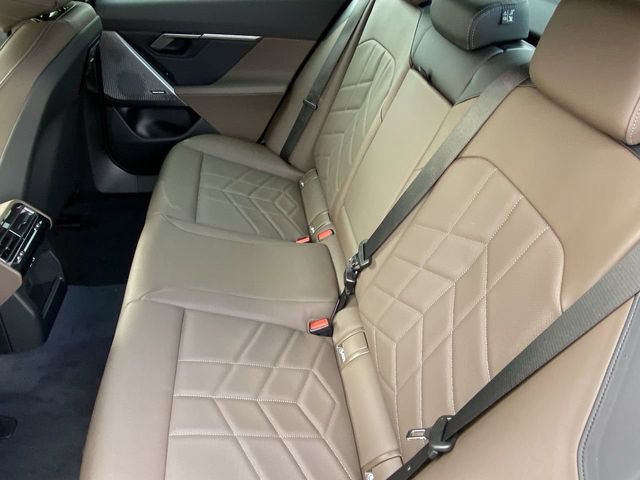 New 2025 BMW i5 eDrive40i w/ Premium Package image 17