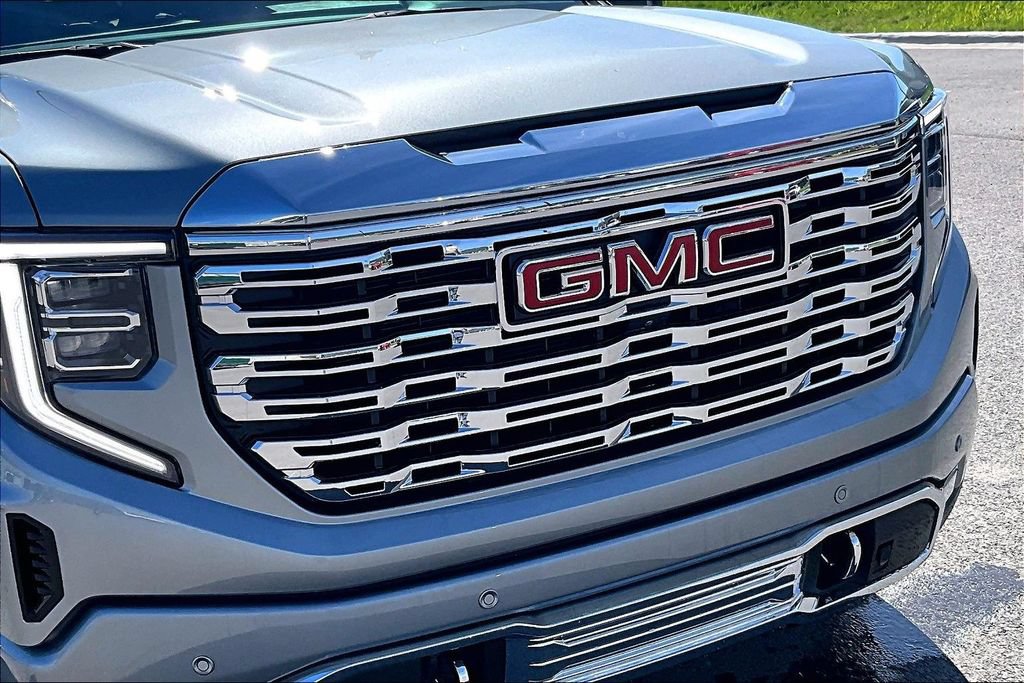 Used 2023 GMC Sierra 1500 Denali w/ Denali Reserve Package AWD/4WD image 29