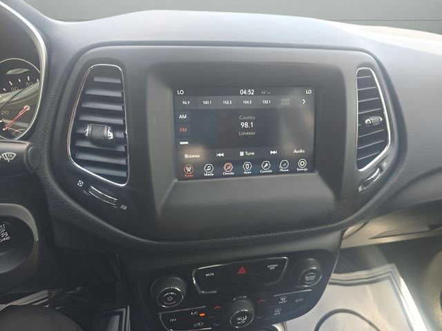 Used 2018 Jeep Compass Latitude w/ Popular Equipment Group image 16