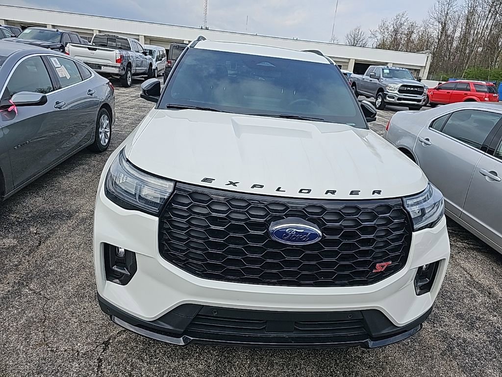 Used 2025 Ford Explorer ST w/ Sun And Sound Package image 2