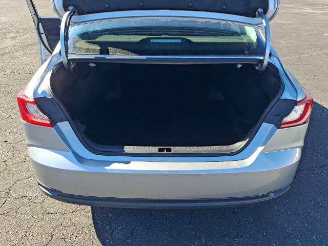 Used 2025 Toyota Camry LE FWD image 29