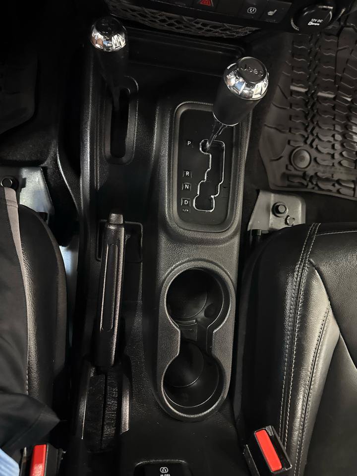 Used 2016 Jeep Wrangler Unlimited Rubicon AWD/4WD image 24
