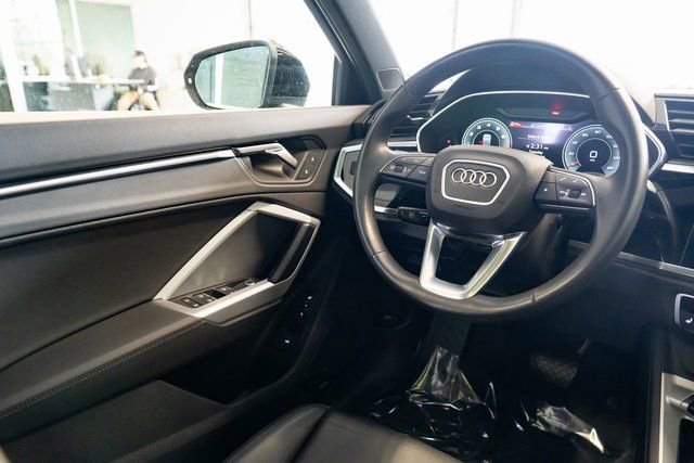 Used 2023 Audi Q3 2.0T Premium Plus w/ Premium Plus Package AWD/4WD image 11