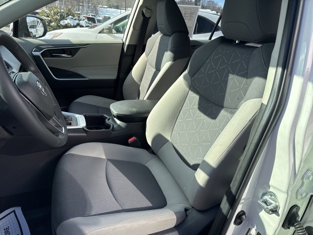 Used 2024 Toyota RAV4 XLE image 23
