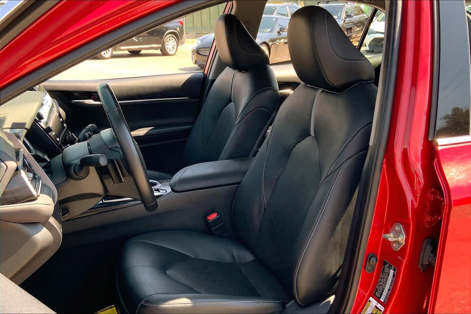 Used 2019 Toyota Camry XSE FWD image 8