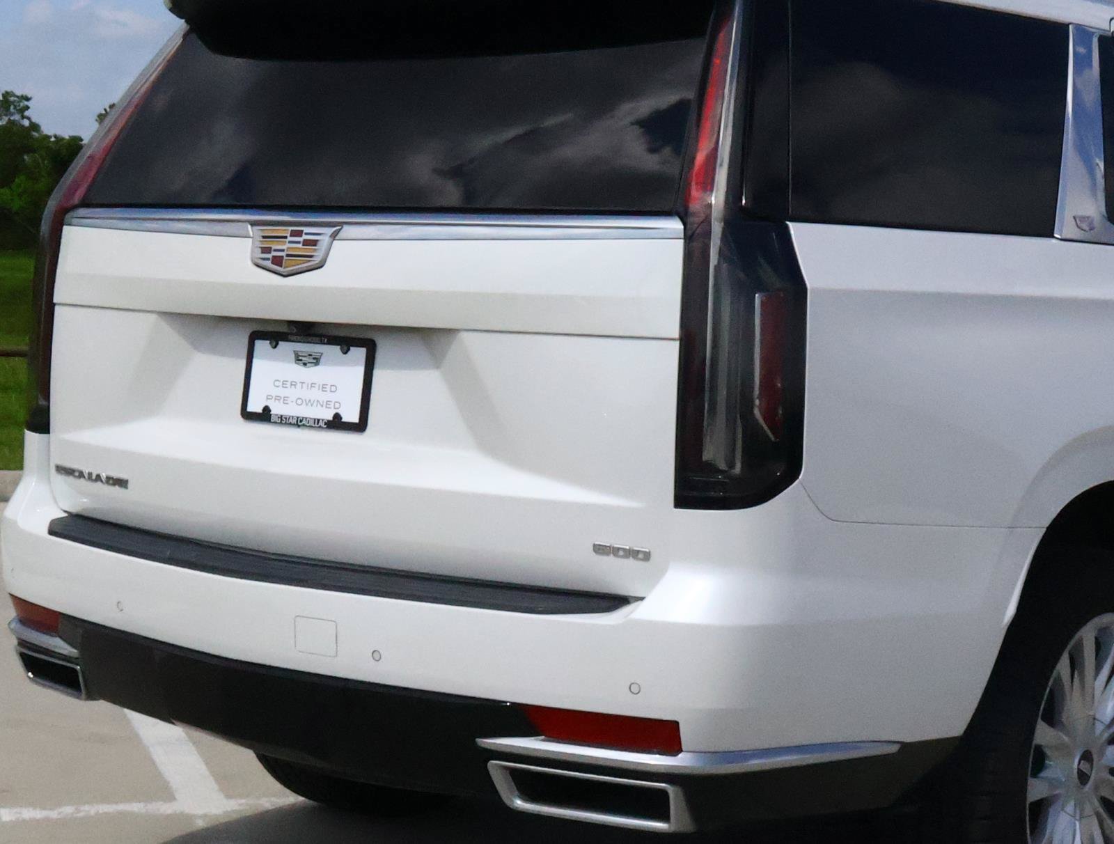 Used 2022 Cadillac Escalade Luxury RWD image 11