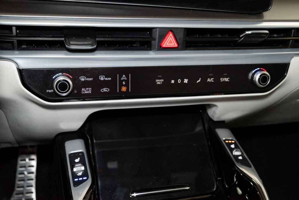 Certified 2025 Kia Sorento SX Prestige AWD/4WD image 21
