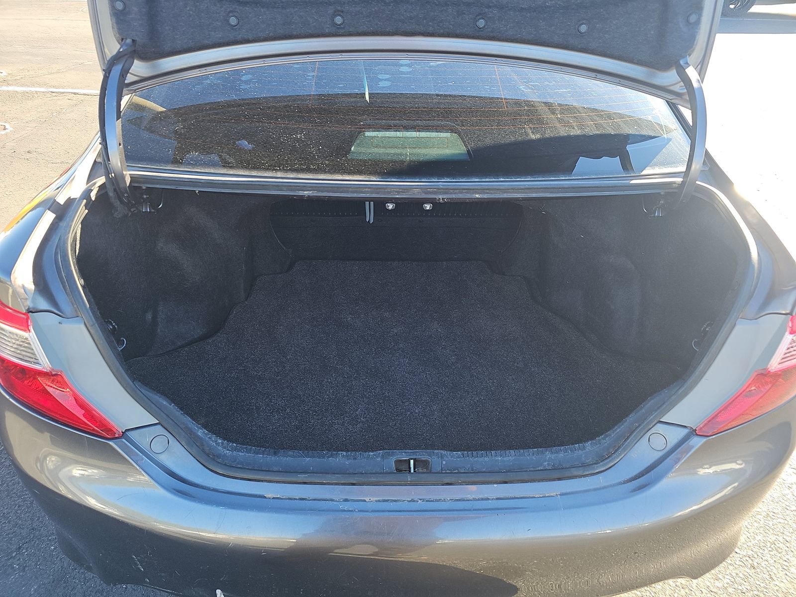 Used 2014 Toyota Camry LE image 17