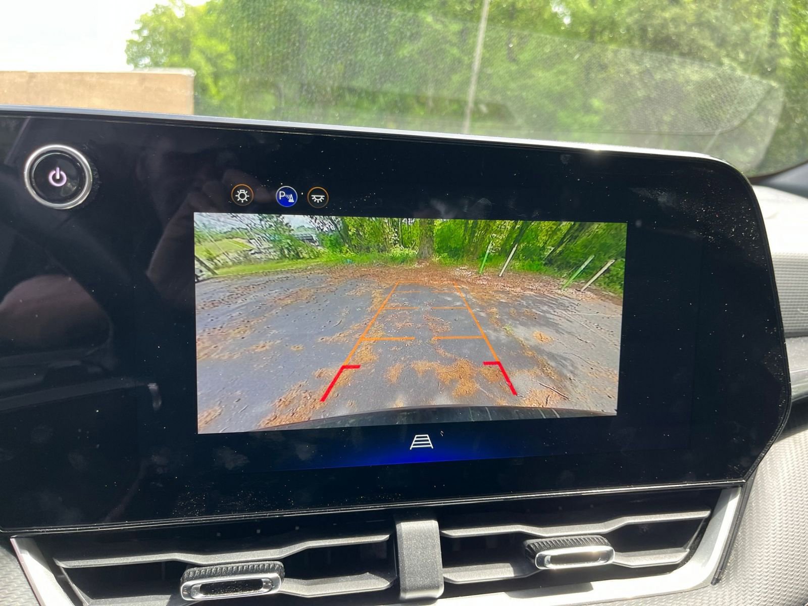 Used 2025 Chevrolet Equinox LT FWD image 23