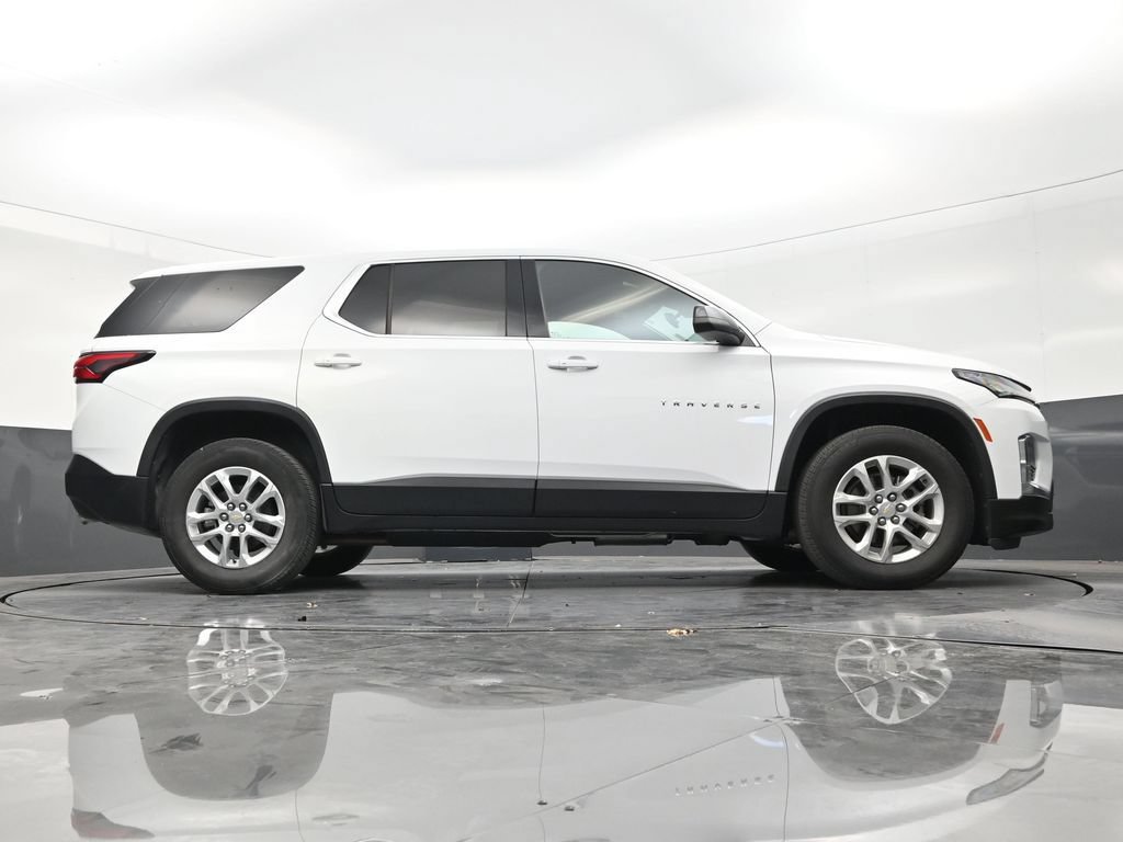 Used 2023 Chevrolet Traverse LS FWD image 24