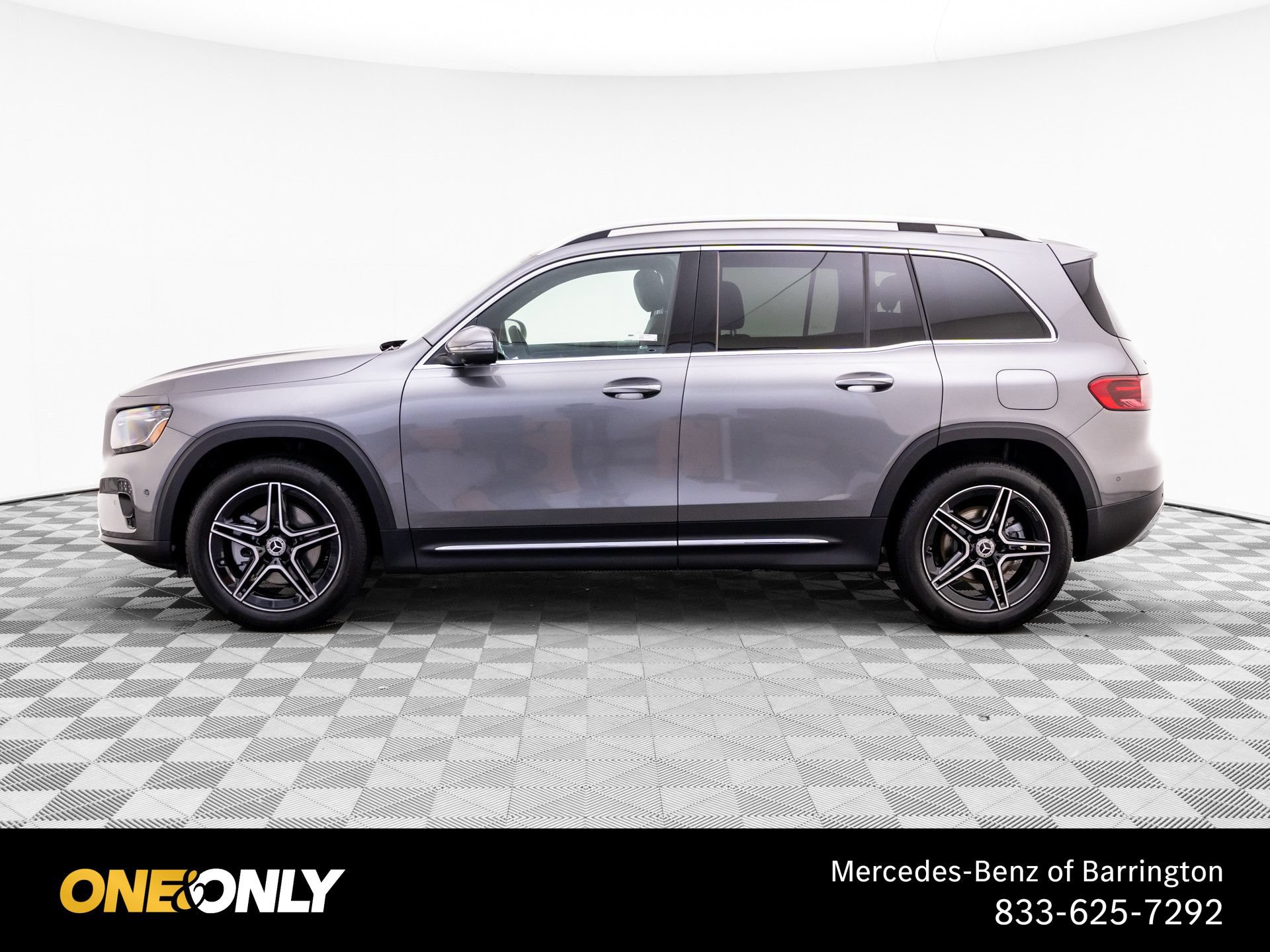 New 2026 Mercedes-Benz GLB 250 4MATIC image 2