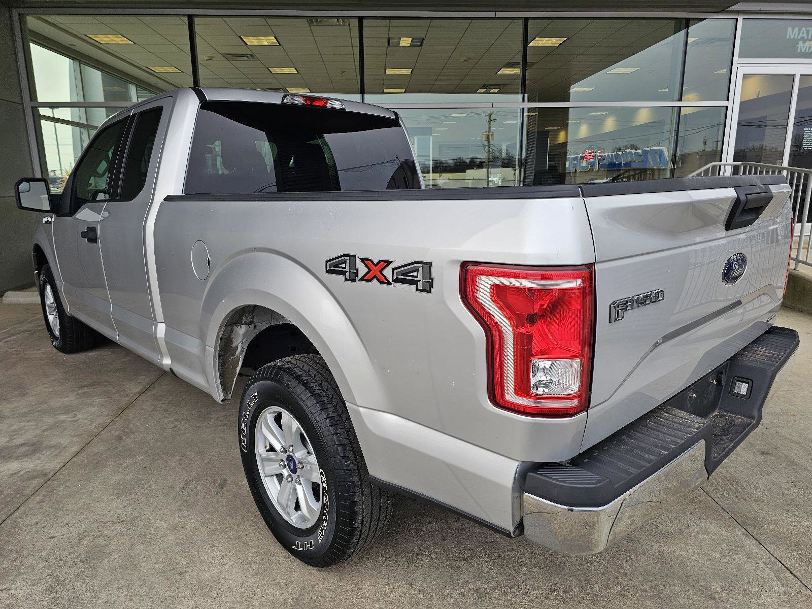 Used 2015 Ford F150 XLT image 3