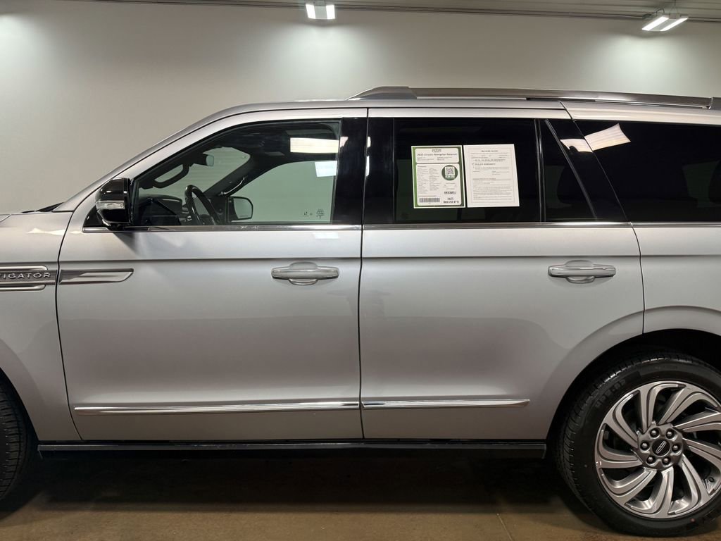 Used 2023 Lincoln Navigator Reserve image 37