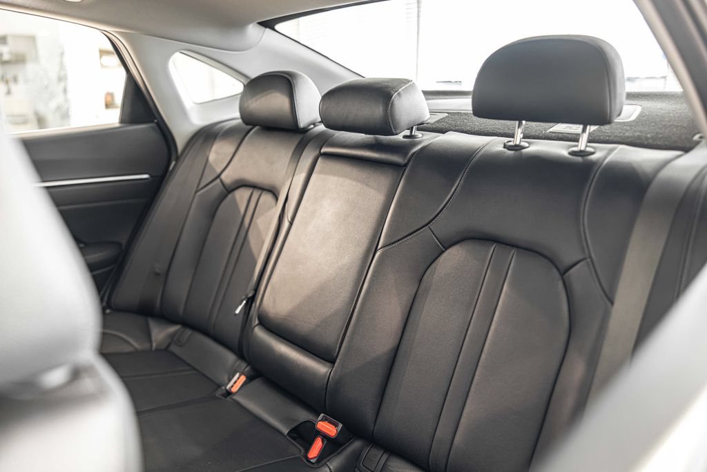 Used 2022 Hyundai Sonata Limited w/ Cargo Package FWD image 32