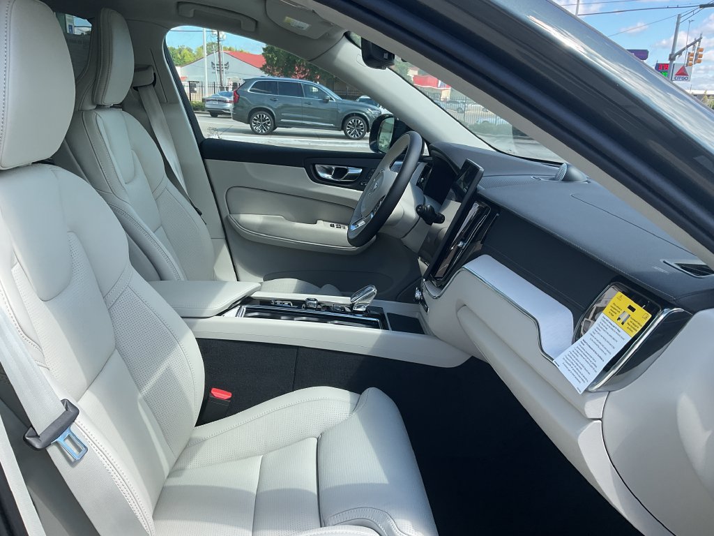 New 2027 Volvo XC60 B5 Ultra AWD/4WD image 18