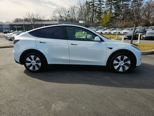 Used 2022 Tesla Model Y Long Range image 8
