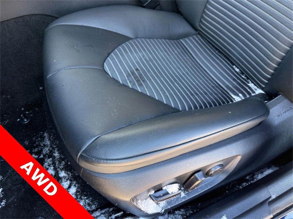 Used 2023 Toyota Camry SE w/ Blackout Package (TMS) image 17