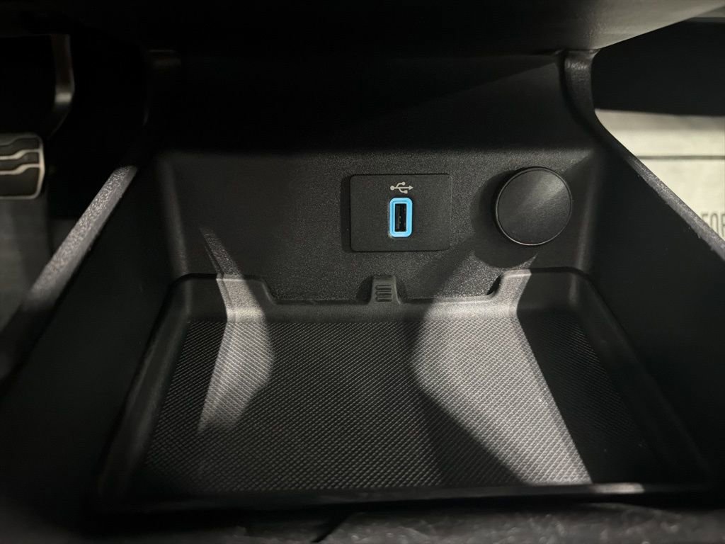 Used 2017 Ford Fusion Energi Titanium image 27