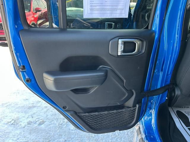 Used 2023 Jeep Wrangler Unlimited AWD/4WD image 13