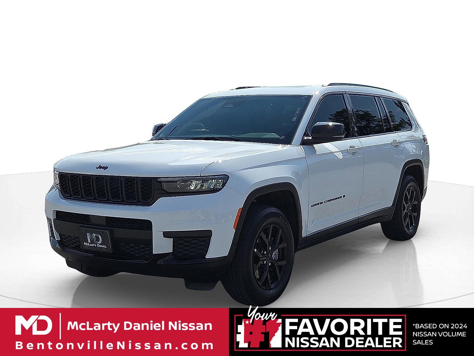 Used 2025 Jeep Grand Cherokee L Altitude AWD/4WD image 2