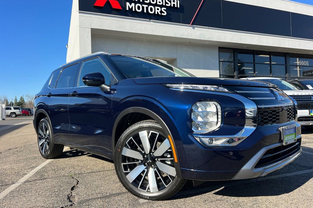 New 2026 Mitsubishi Outlander SEL image 2