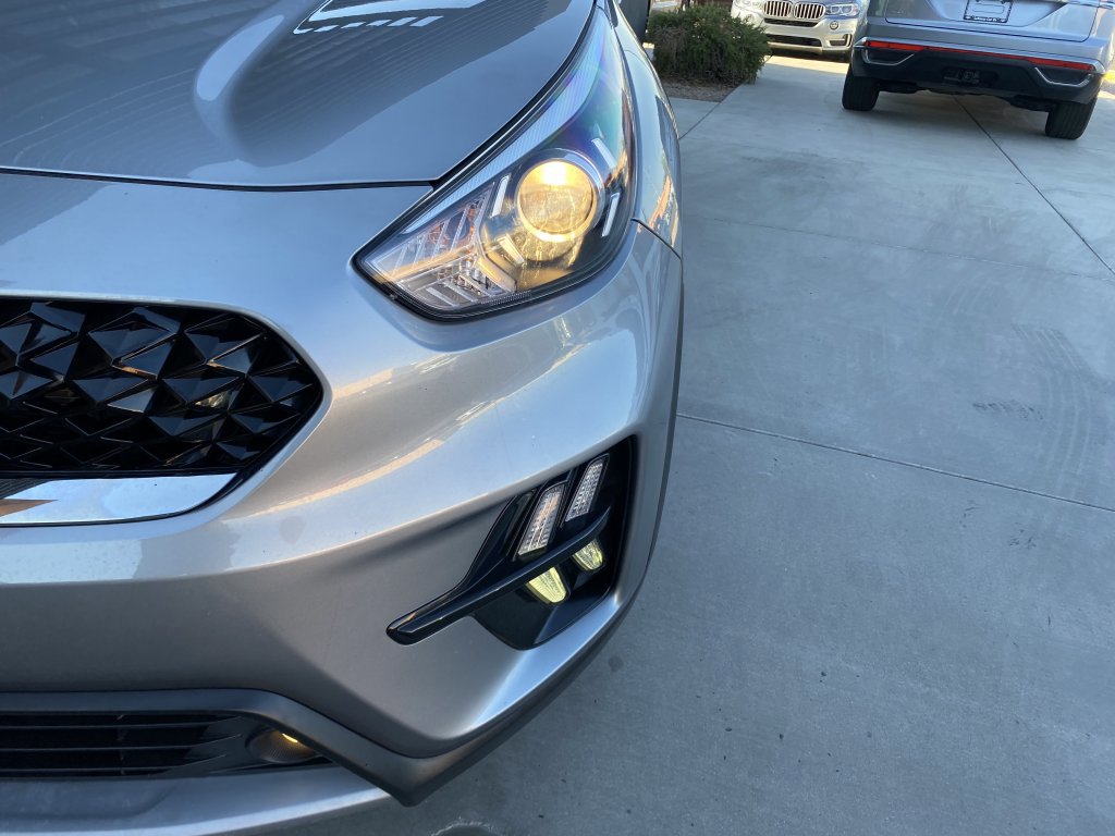 Used 2022 Kia Niro Touring Special Edition FWD image 8