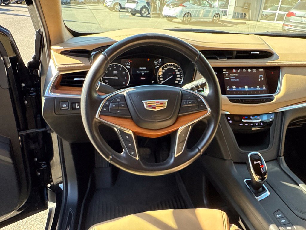 Used 2019 Cadillac XT5 Platinum w/ Trailering Package AWD/4WD image 18