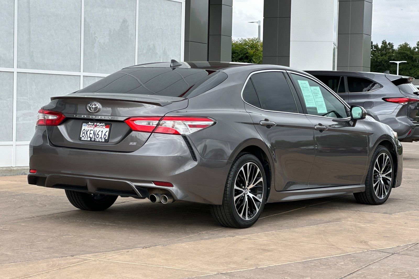 Certified 2020 Toyota Camry SE w/ Carpet Mat Package FWD image 4