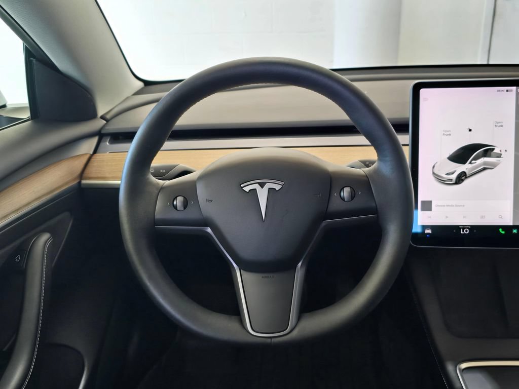 Used 2021 Tesla Model 3 Standard Range Plus RWD image 9