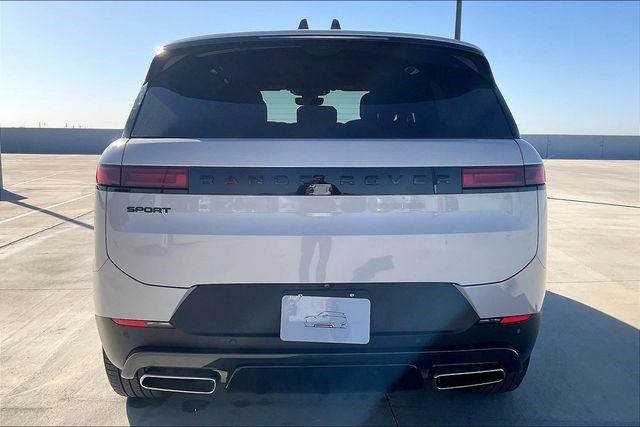 Used 2025 Land Rover Range Rover Sport SE image 5