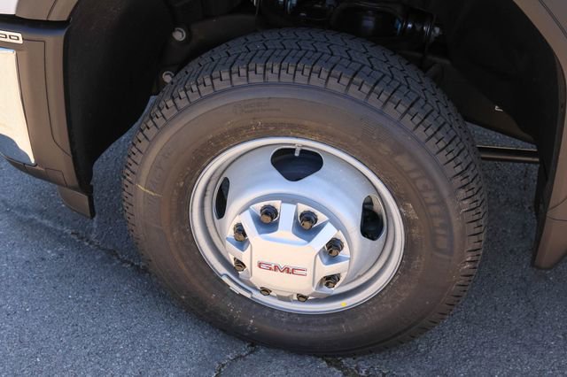 New 2026 GMC Sierra 3500 Pro AWD/4WD image 8