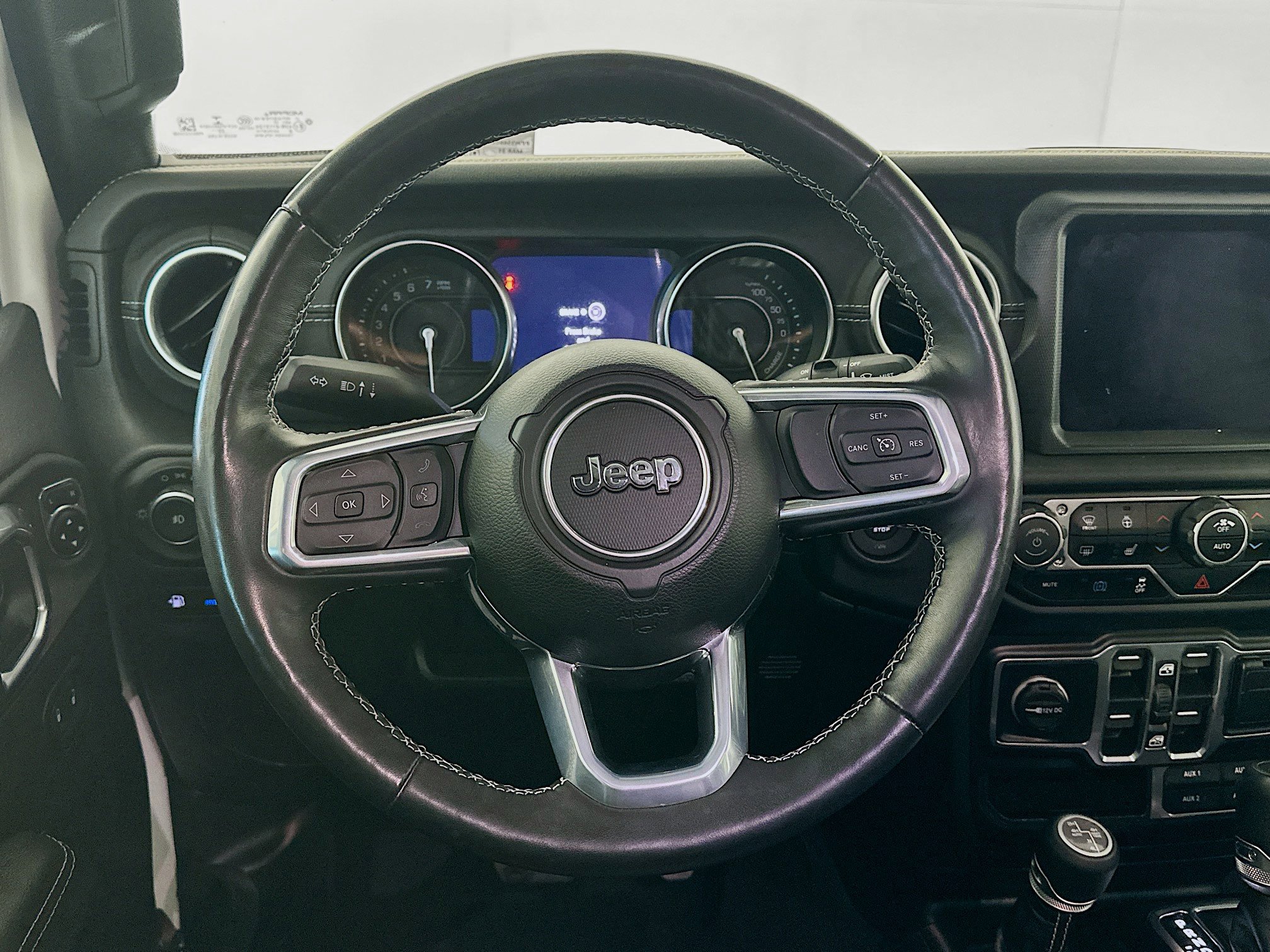 Used 2023 Jeep Wrangler Sahara w/ Cold Weather Group image 17