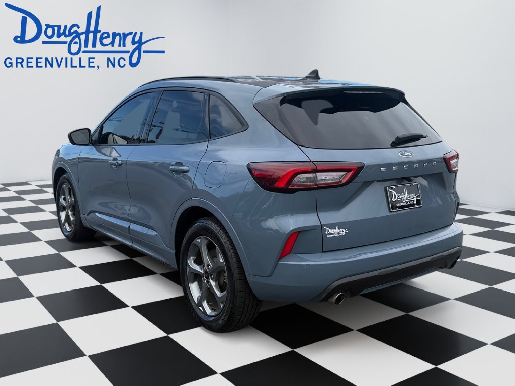 Used 2023 Ford Escape ST-Line FWD image 3