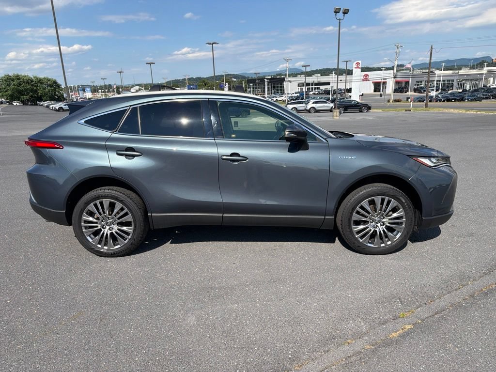 Used 2021 Toyota Venza XLE w/ Softex Package AWD/4WD image 6