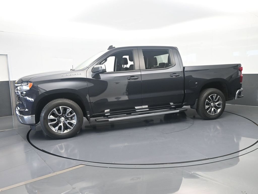 Used 2024 Chevrolet Silverado 1500 LT RWD image 2