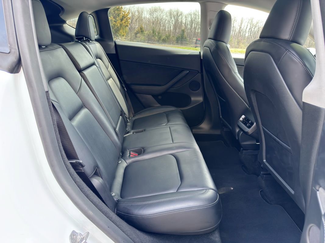 Used 2024 Tesla Model Y 2WD image 27