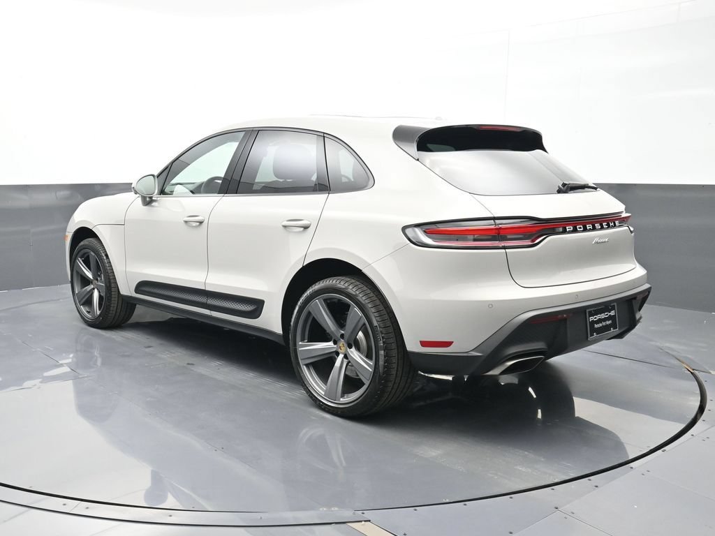 Certified 2026 Porsche Macan AWD/4WD image 3