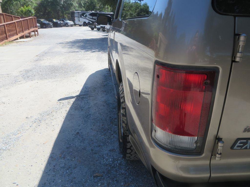 Used 2000 Ford Excursion XLT image 11