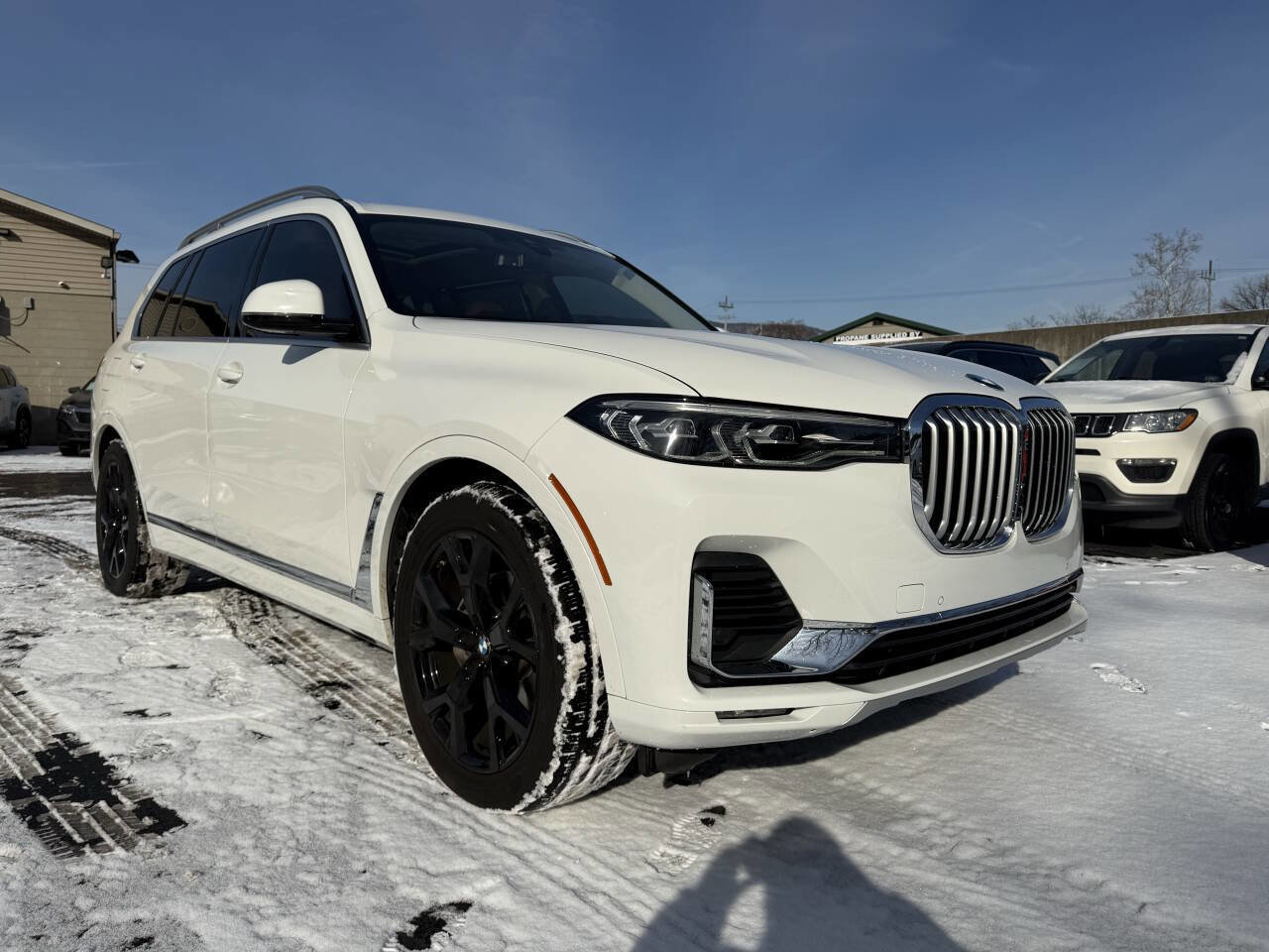 Used 2022 BMW X7 xDrive40i w/ Premium Package image 2