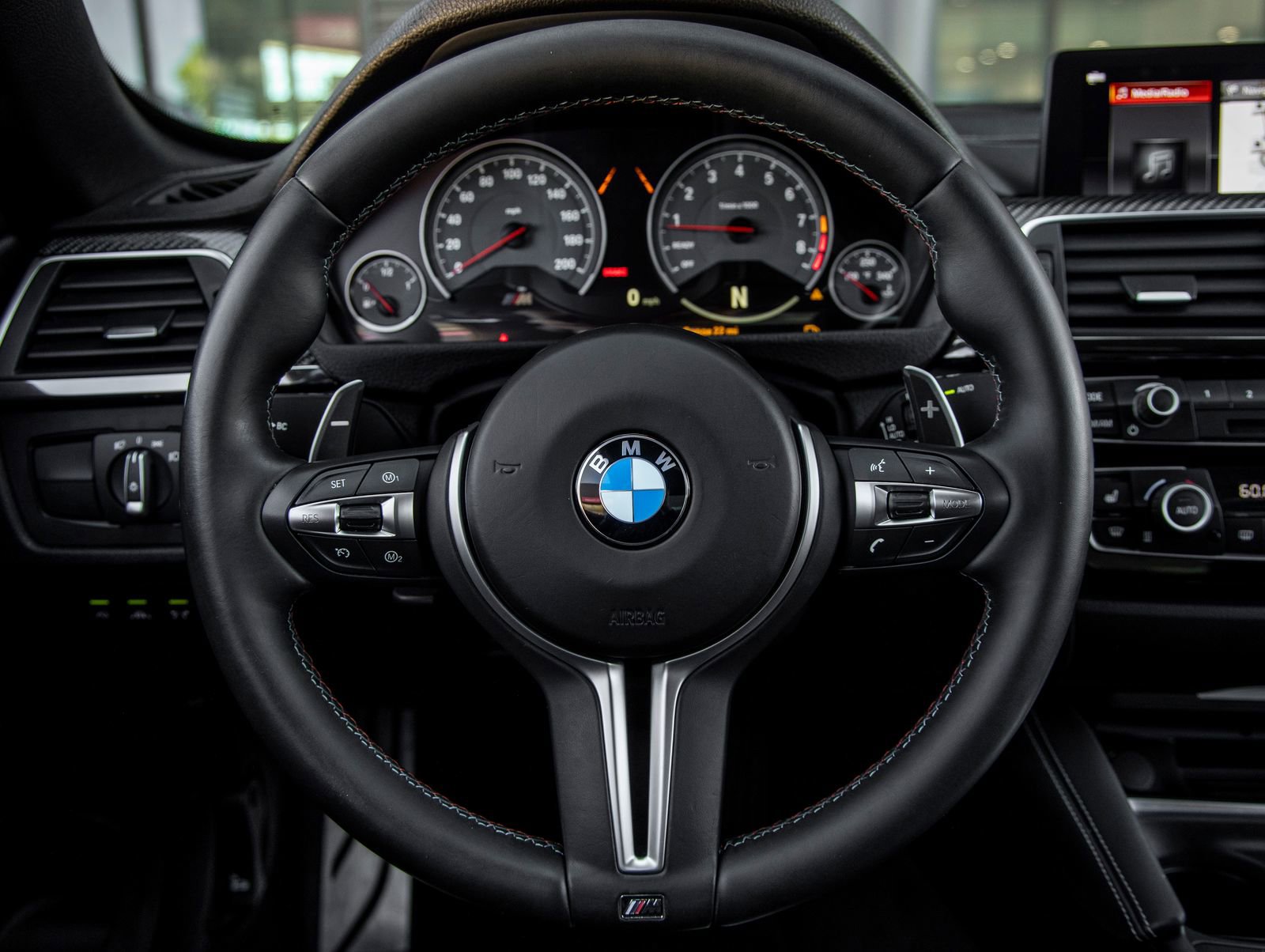 Used 2020 BMW M4 Convertible image 23