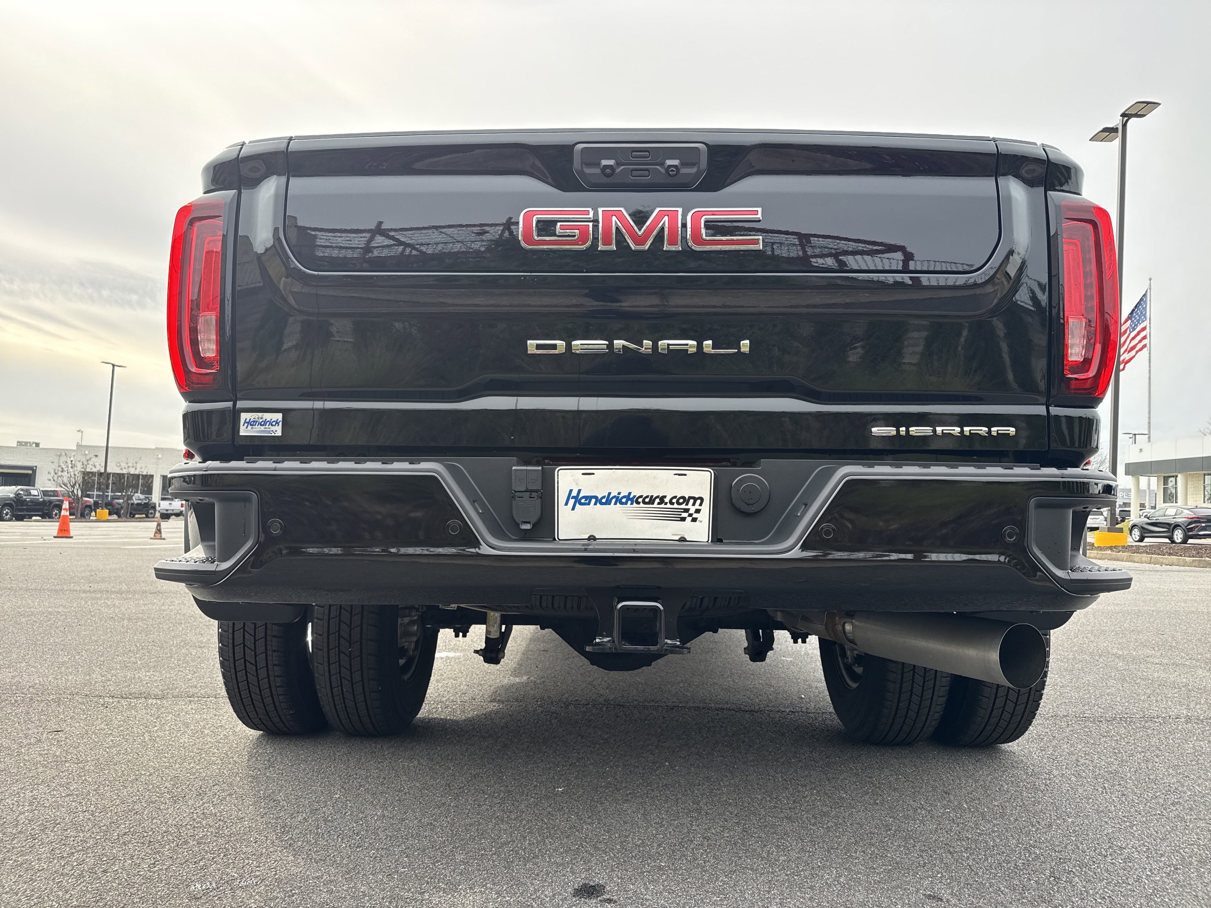 Used 2023 GMC Sierra 3500 Denali w/ Denali Ultimate Package image 9