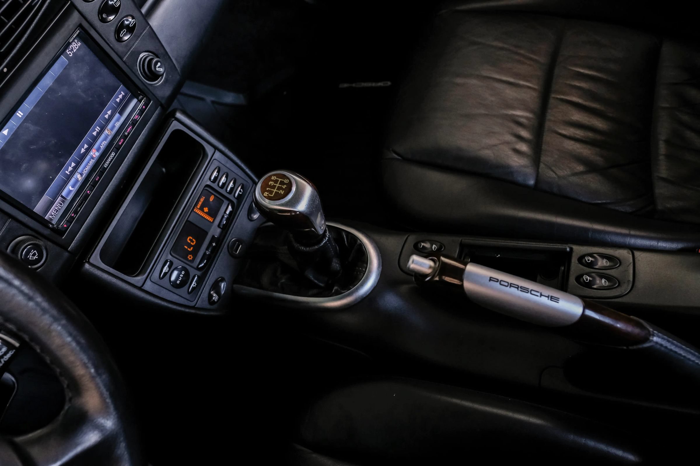 Used 2000 Porsche 911 Cabriolet image 21