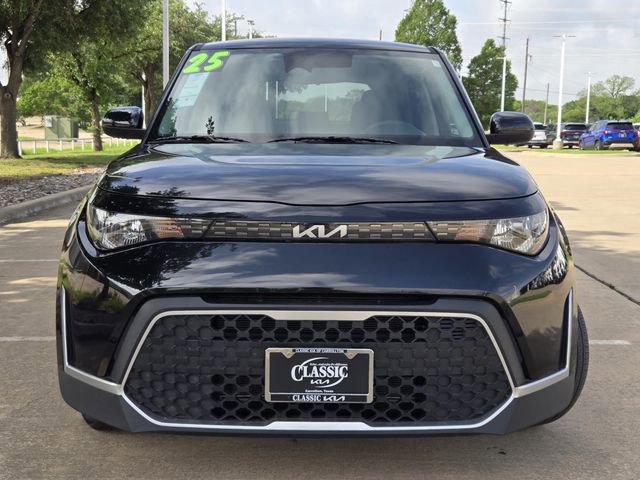Used 2025 Kia Soul LX image 2
