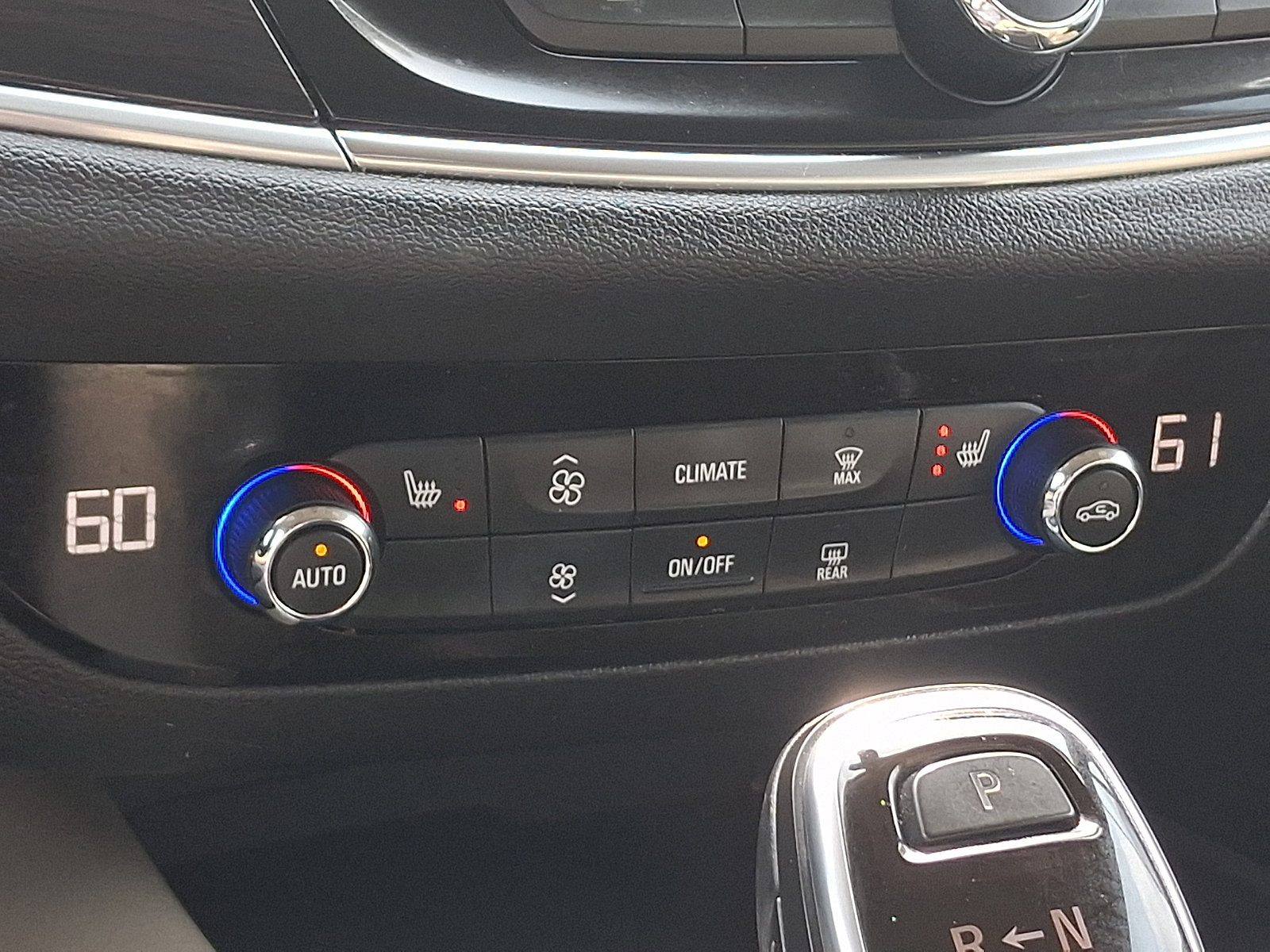 Used 2019 Buick Enclave Essence AWD/4WD image 19