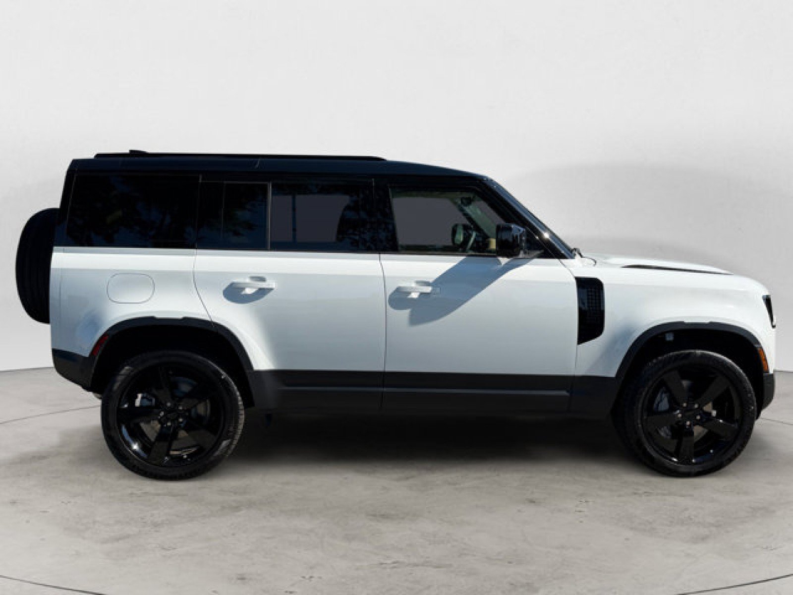 New 2026 Land Rover Defender 110 S AWD/4WD image 3