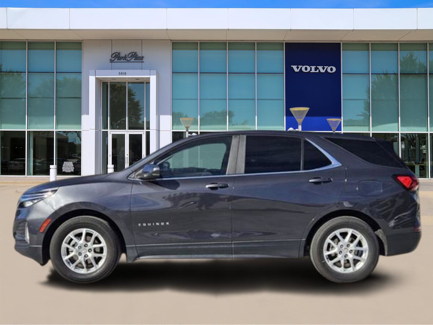 Used 2022 Chevrolet Equinox LT image 3