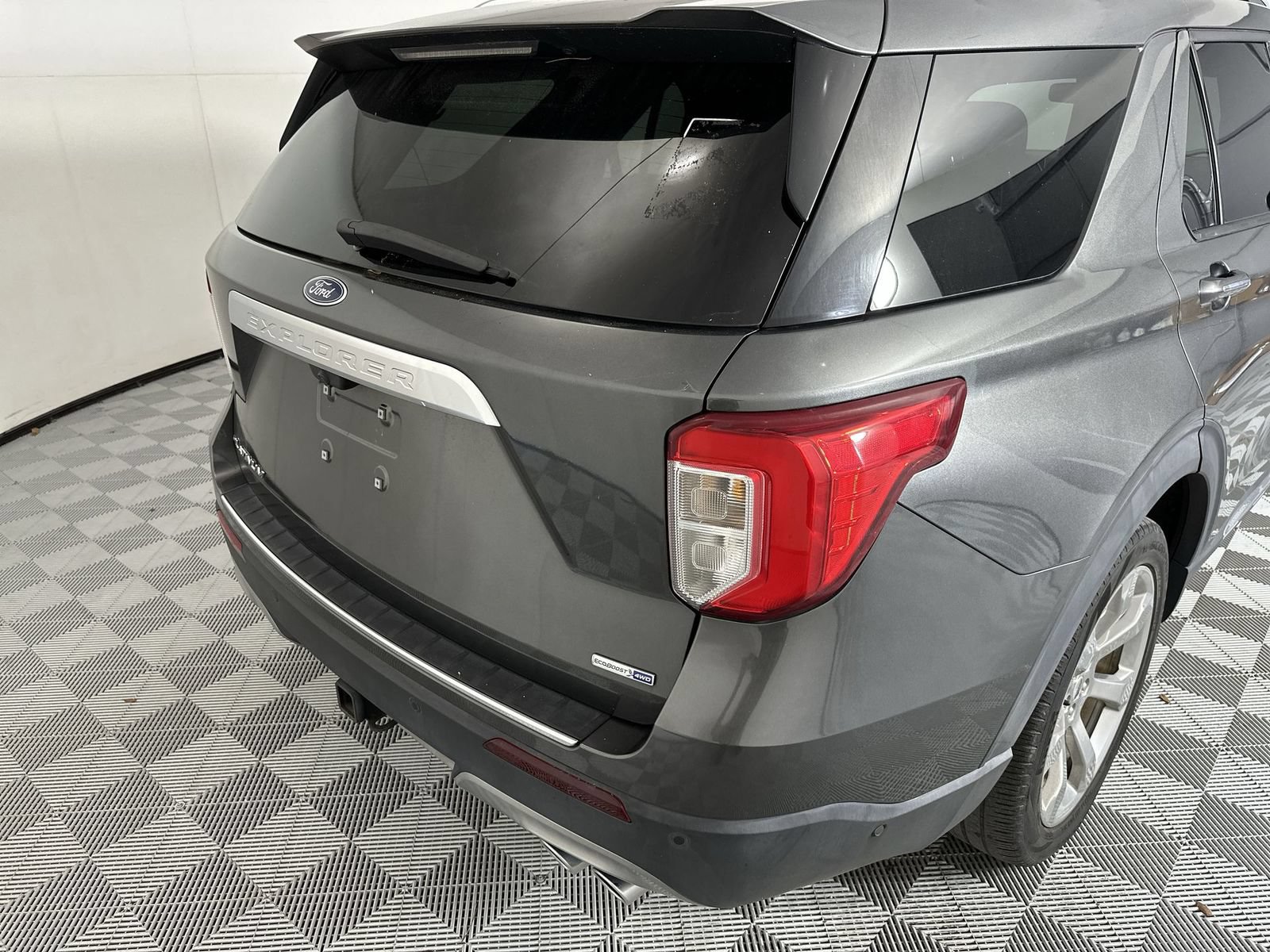 Used 2020 Ford Explorer Platinum w/ Premium Technology Package AWD/4WD image 26