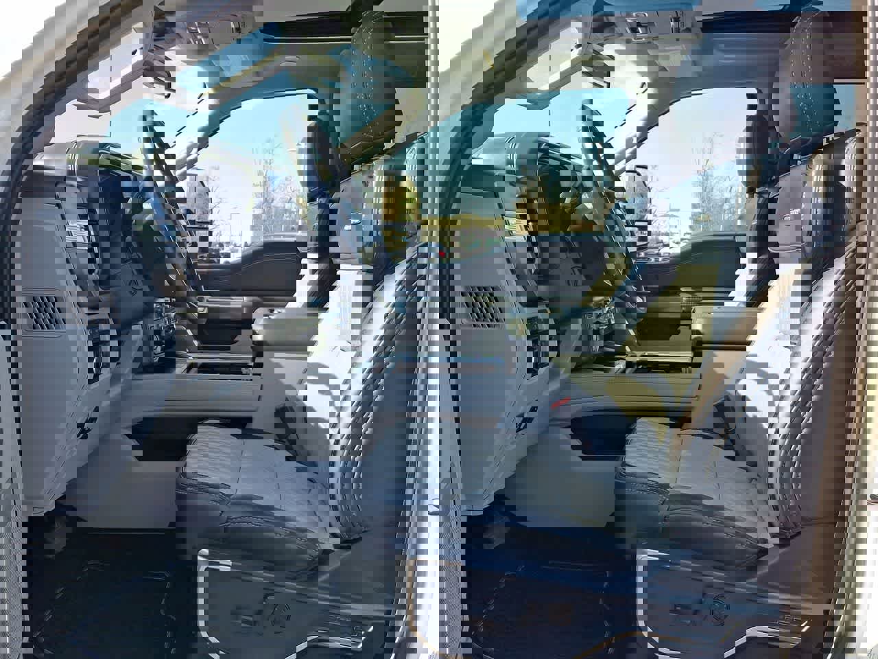 Used 2024 Ford F450 Limited w/ FX4 Off-Road Package image 17