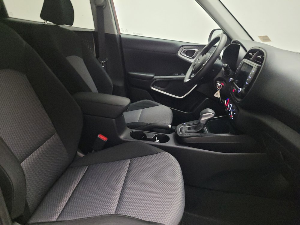 Used 2023 Kia Soul LX w/ LX Technology Package FWD image 21